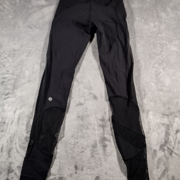 Lululemon Clear The Court Tight 28” Black Size 4 Luxtreme Mesh High-rise - Picture 2 of 5
